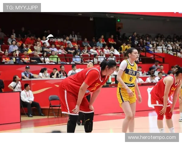 中国女篮大胜波黑！18 岁内线新星张子宇攻防统治力引爆全场